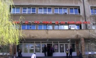 Tri shtatzëna me COVID-19 po trajtohen në Gjinekologji