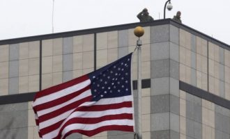 Ambasada e Amerikës reagon pas kthimit të 11 kosovarëve nga Siria