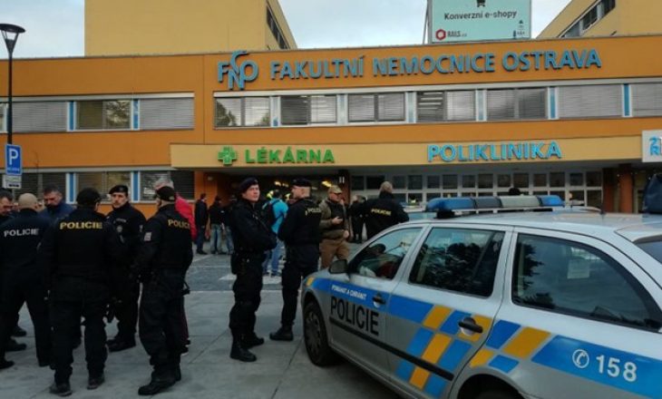 Sulm me armë zjarri në një spital në Çeki, ka viktima