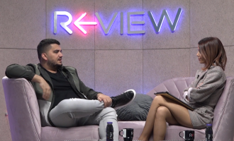 Pas 8-muajve, Ermal Fejzullahu i kërkon falje publike në ‘Review’, personit më të afër të presidentit!