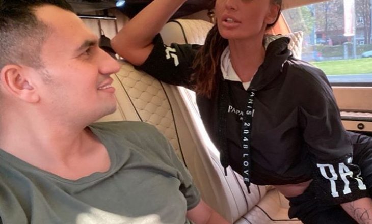 Genta Ismajli publikon pamje nga vetura luksoze me “shoferin personal” të saj