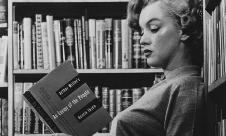 Dhjetë librat që duhet t’i lexojë çdo grua