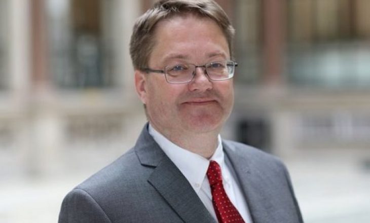 Ambasada britanike përveç urimit për Konjufcën, kritikon vonesën e krijimit të qeverisë