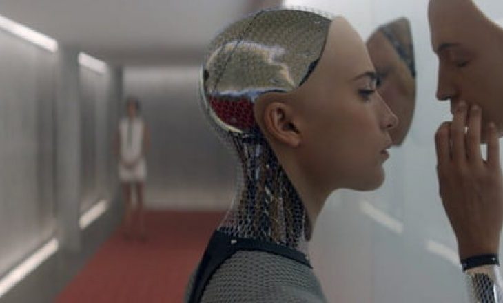 Një kompani ofron 130 mijë dollarë, për ata që lejojnë robotët e saj të “vishen” me fytyrën tuaj