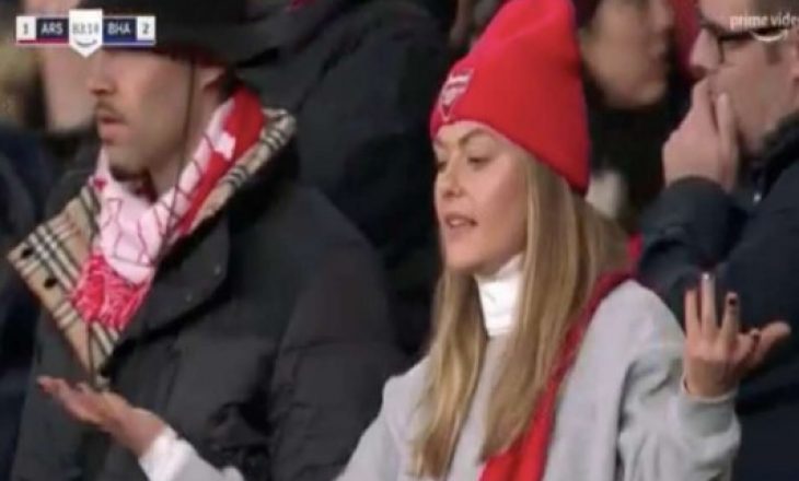 Ky moment nga tifozja e Arsenalit gjatë ndeshjes së mbrëmshme është bërë hit  