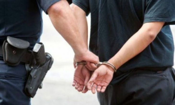 E futi një grua në veturë pa dëshirë – Arrestohet një burrë në Suharekë