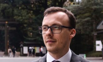 Bytyçi i PDK-së i reagon Fitore Pacollit: Albini me Kabinetin e tij testoheshin për Covid në kohën kur kishte mungesë testesh