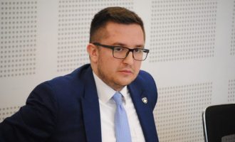 Besian Mustafa tregon nëse do të marrë pjesë në votimin e Presidentit