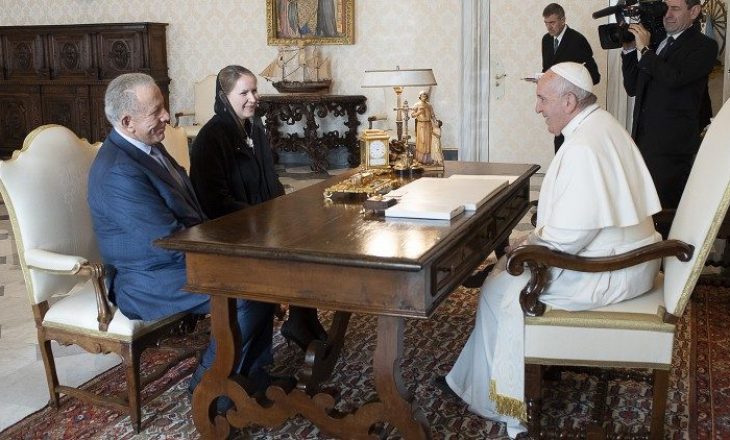 “Papa Françesku ka respekt të madh për Kosovën”, Pacolli tallet nga ndjekësit e tij në Facebook