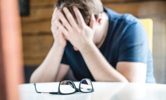 Politikat e kompanisë bënë që 35 punëtorë të kryejnë vetëvrasje, ish-drejtori ekzekutiv i Orange burgoset