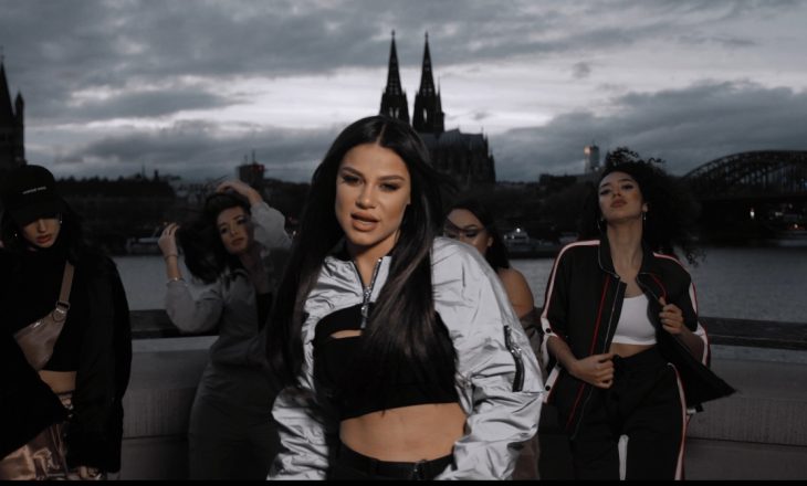 Bashkëpunimi i Dhurata Dorës me Maitre Gims në fazat finale