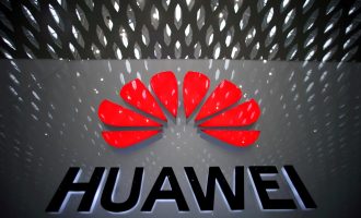 Huawei parashikon hapjen e një fabrike në Evropë