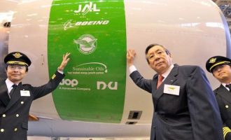 Shefi i ‘Japan Airlines’ shkon në punë me autobus dhe merr pagë më të vogël se disa prej punëtorëve të tij