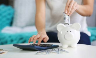 10 këshilla si të shpenzoni më pak