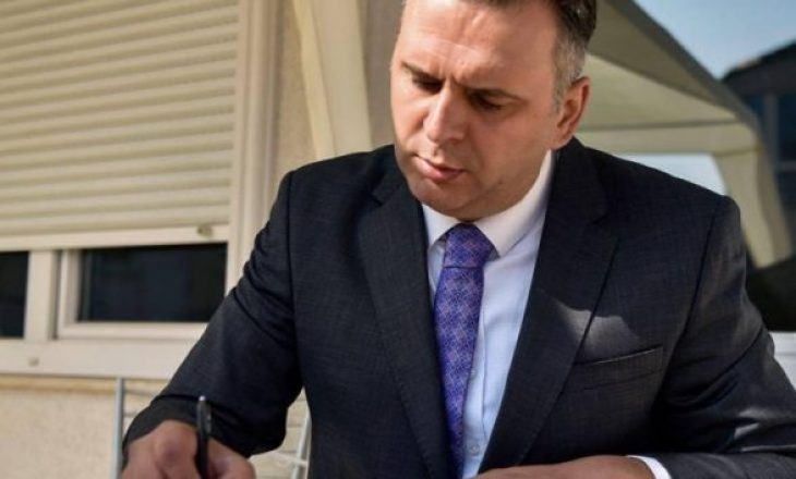 Deputeti i VV-së sulmon Thaçin: Po tallet me shtetin dhe Kushtetutën