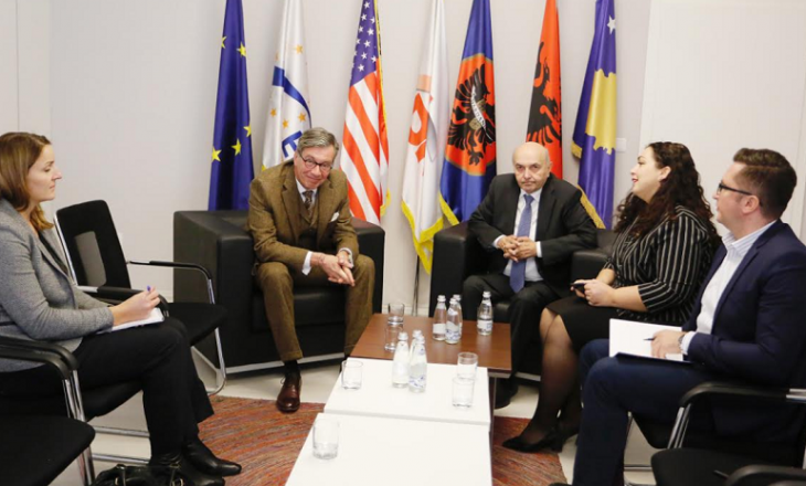 Isa Mustafa e njofton ambasadorin Heldt për rrjedhën e bisedimeve me VV-në