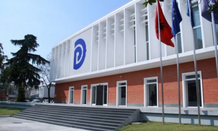 PD i përgjigjet mesazhit të Ramës: Ku është fletë-arresti për Vangjush Dakon?