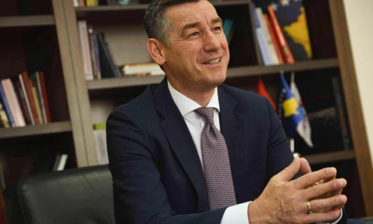 Veseli përgëzon besimtarët e krishterë për Krishtlindje