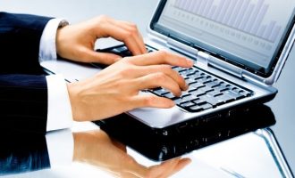 Kërkimet në internet mbajnë trurin në formë