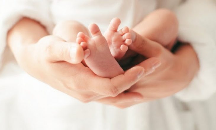 Rritet numri i lindjeve me prerje cezariane në Kosovë