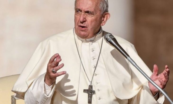 Papa Françesku përsërit thirrjen për çarmatimin bërthamor