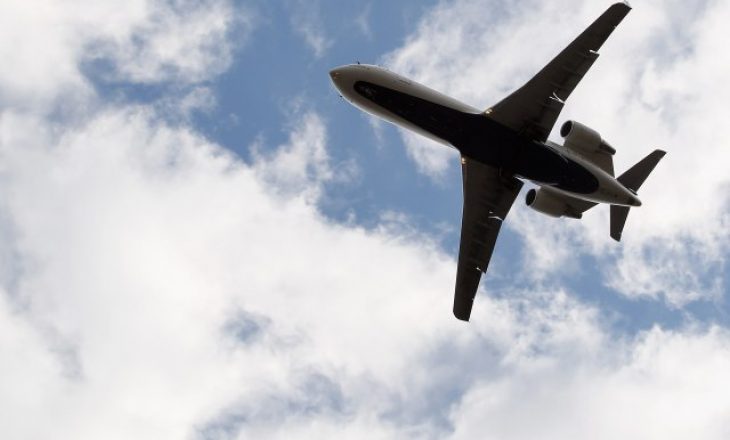 Skandal në aeroport: Në aeroplanin e KLM janë gjetur 82 kilogramë kokainë