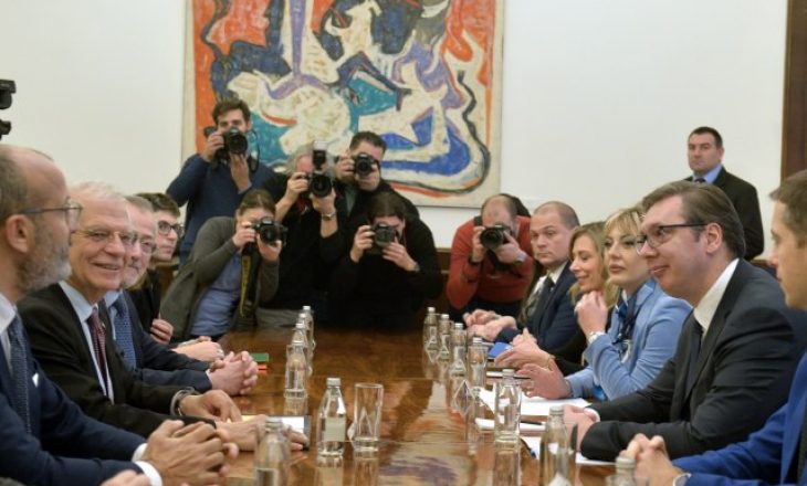 Borrell në takim me Vuçiqin