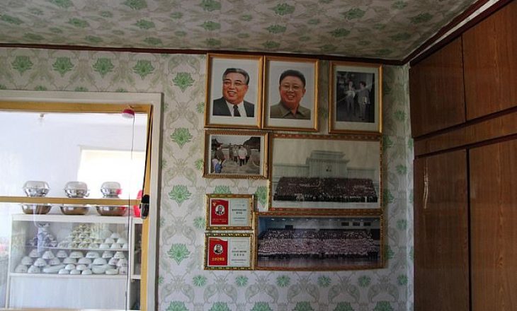 Shpëtoi fëmijët nga zjarri dhe jo portretin e Kim Jong Un, nëna rrezikon burgun