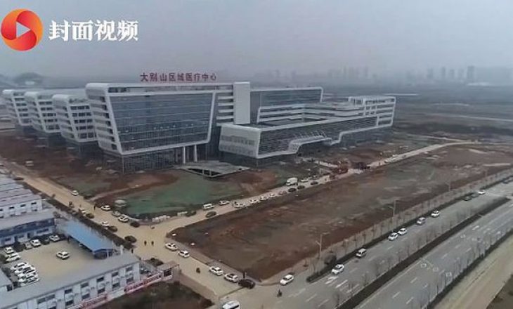 Koronavirusi, Kina hap spitalin e parë me 1000 shtretër për dy ditë