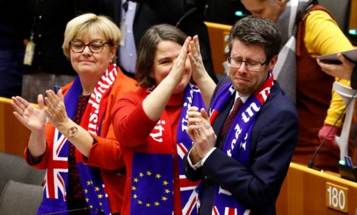 Deputetët qajnë pas daljes së Britanisë nga BE-ja
