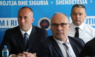 Zyrtari i AAK-së për shkarkimet, Kurtit: Të arsyetohen e jo tu “mshoj fshisë” krejtve