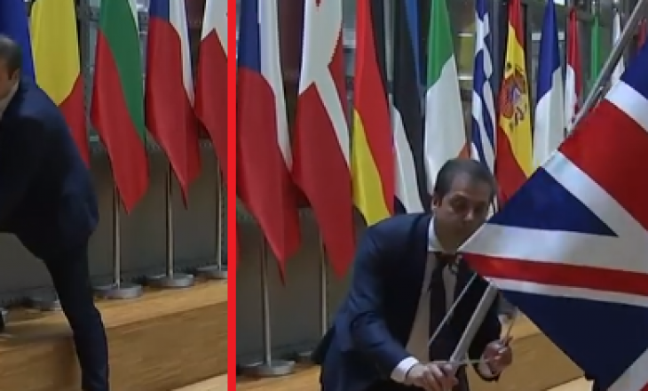 Pak orë para BREX-it, flamujt britanikë hiqen nga ndërtesat e BE-së