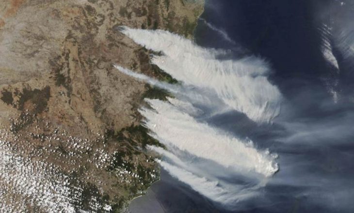 Pas zjarreve, Australinë e kanë goditur stuhitë e rërës, shirat e forta dhe breshëri
