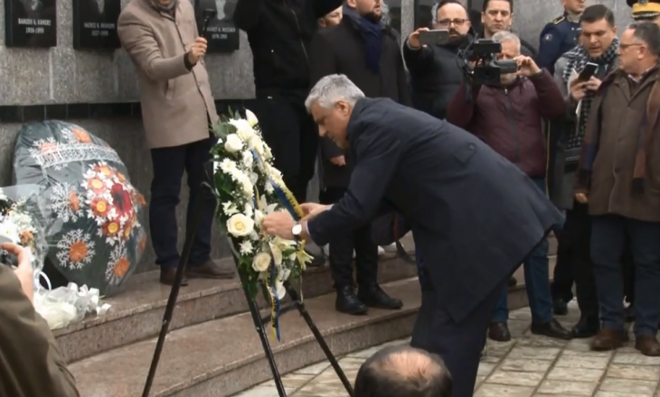 Thaçi thotë se mohimi i masakrës së Reçakut erdhi si rezultat i heshtjes ndërkombëtare