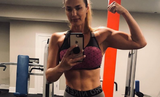 Genta Ismajli mburret me format e tezes së saj – “Qisi teze kur tkish”