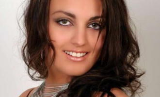 Ja si dukej Genta Ismajli në fillimin e karrierës – 10 foto nga viti 2004