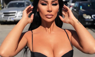 Çka po ndodh me Flaka Krelanin? – Dikur mahniste me zë, sot me foto 18+