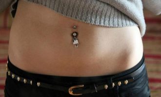 Cila ishte këngëtarja e parë shqiptare që u paraqit me vathë në kërthizë?