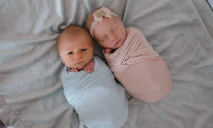 Gruaja lind binjakë dy herë në të njëjtin vit