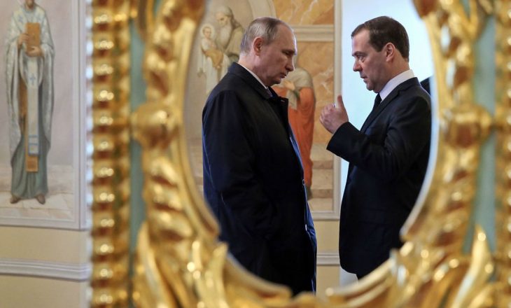 BBC: Medvedev “dash për kurban” për planet e Putinit