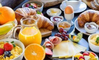 Si ndikon ngrënia e mëngjesit tek aktiviteti i trurit gjatë ditës