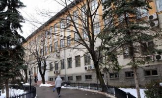 Ministri i Bujqësisë pezullon nga puna pesë zyrtarë të dyshuar për ryshfet