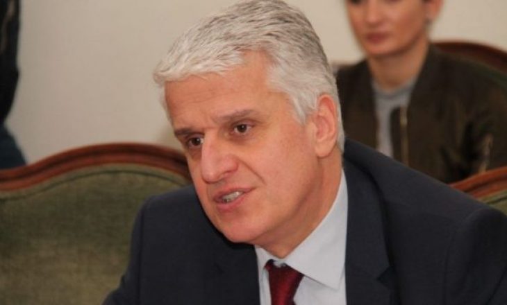 “Vllau si shkau” – Pandeli Majko ka disa porosi për politikanët nga Kosova dhe Shqipëria  
