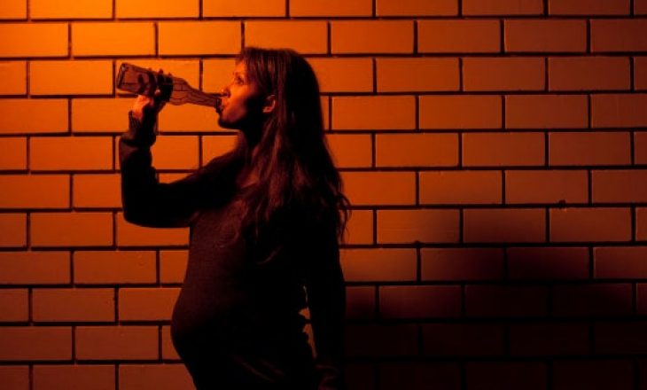 Konsumimi i alkoolit ndikon negativisht gjatë shtatzënisë