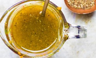 Mjaltë me piper të zi, kura natyrale kundër gripit