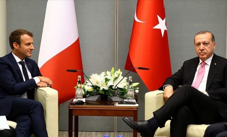 Macron akuzon Turqinë se po e shkelë marrëveshjen për Libinë, Turqia e fajëson Francën