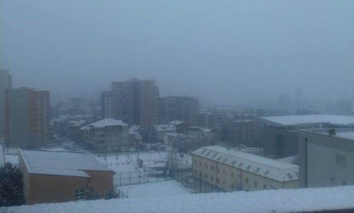 Prishtina mbulohet nga bora