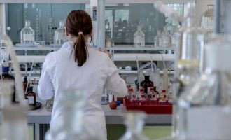 Shkencëtarët krijojnë gjak artificial për të gjitha grupet e gjakut