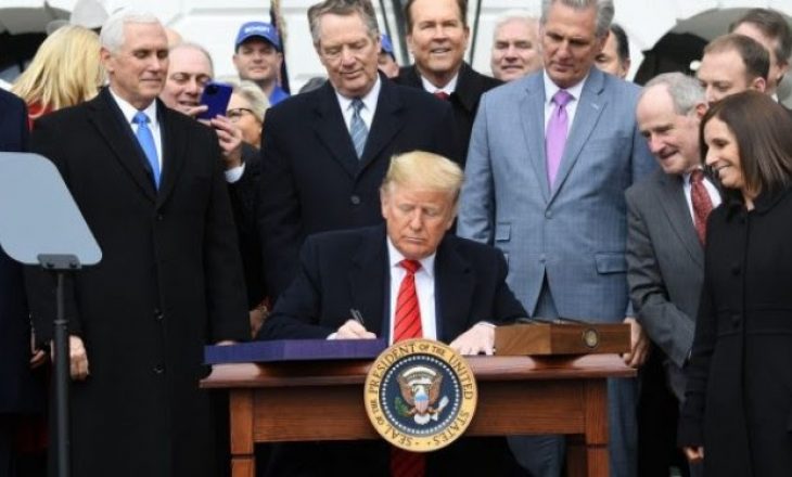 Trump nënshkruan marrëveshje të re të tregtisë së lirë me Kanadanë dhe Meksikën