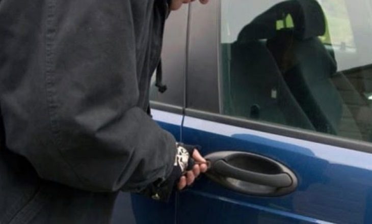 Gjendet vetura e vjedhur në Pejë, arrestohen dy persona